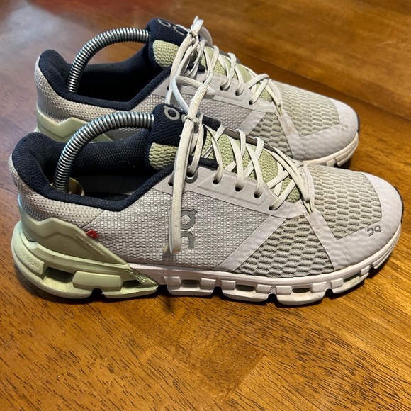 On Cloud On Running On Cloudflyer | White Lime Green Blue | Size Women’s 7.5 - Picture 2 of 10